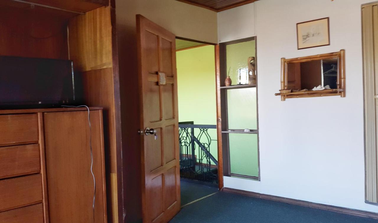 Vida Tropical Bed and Breakfast Alajuela Esterno foto