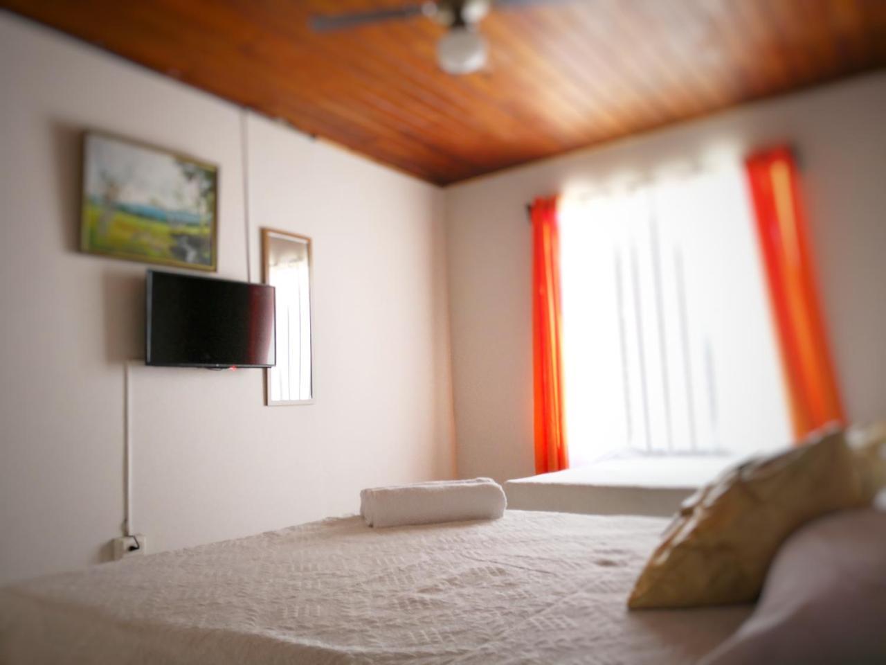 Vida Tropical Bed and Breakfast Alajuela Esterno foto
