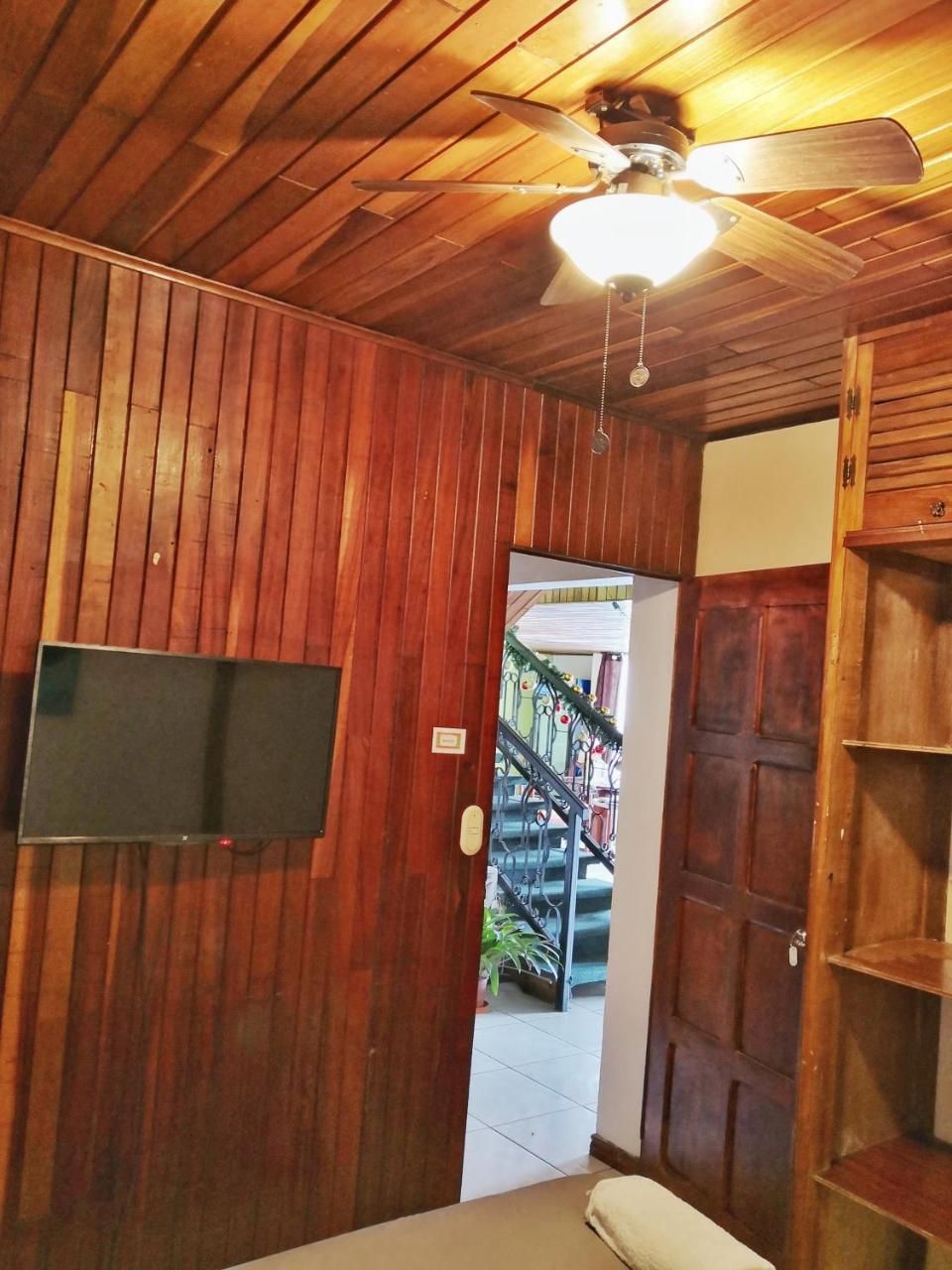 Vida Tropical Bed and Breakfast Alajuela Esterno foto