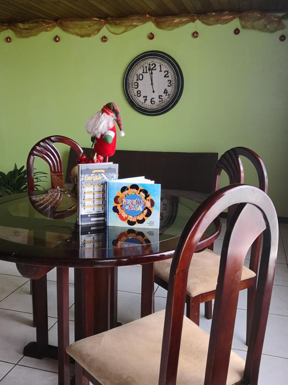 Vida Tropical Bed and Breakfast Alajuela Esterno foto