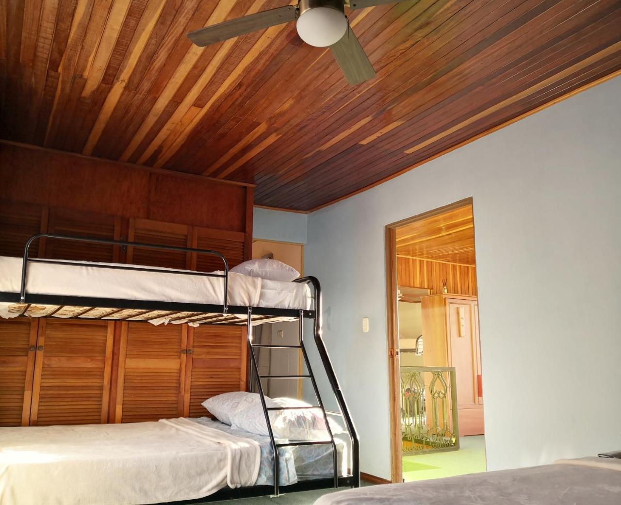 Vida Tropical Bed and Breakfast Alajuela Esterno foto