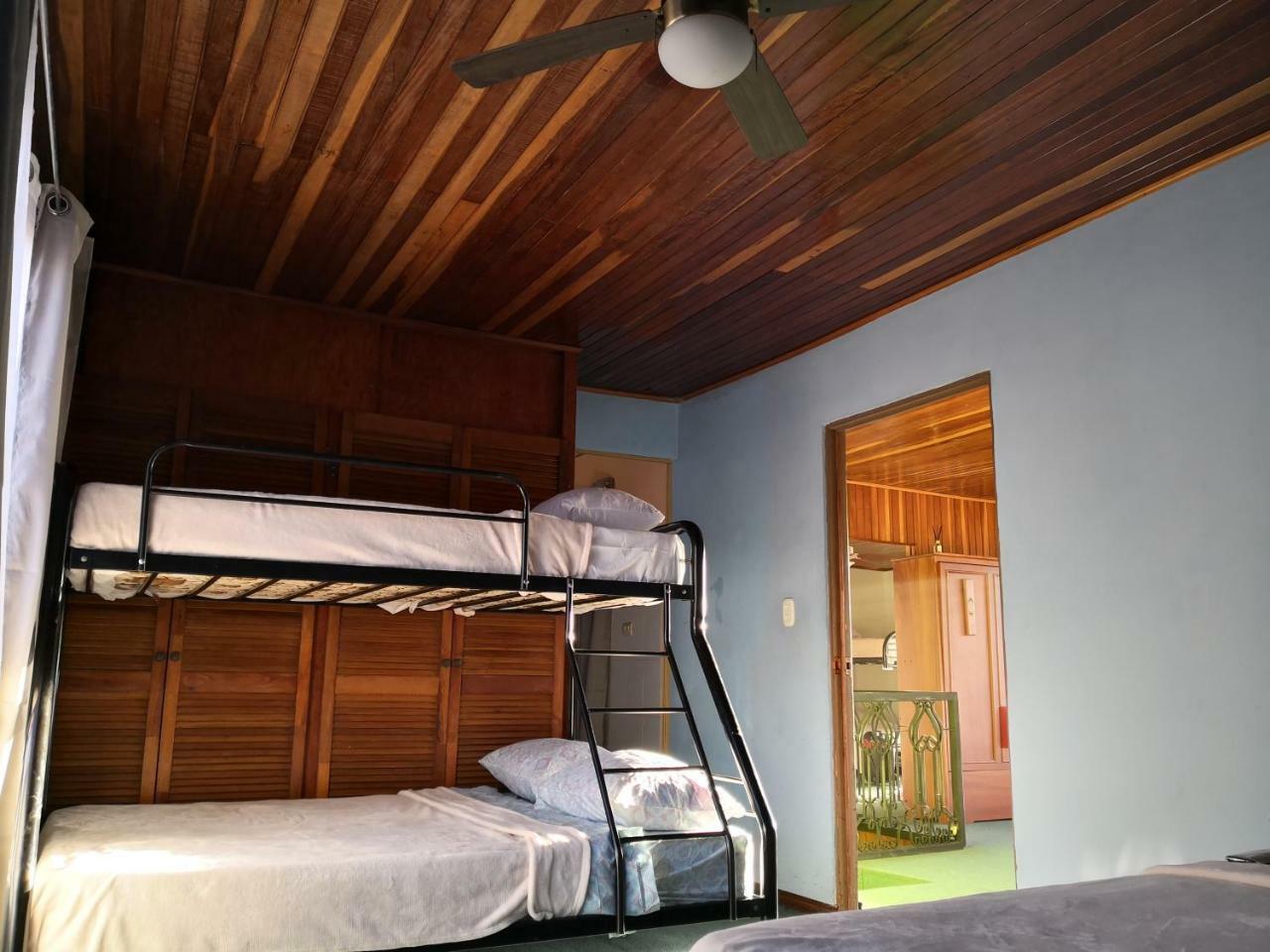 Vida Tropical Bed and Breakfast Alajuela Esterno foto